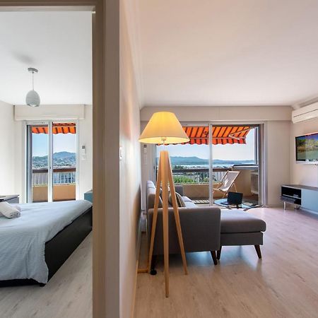 Le Cadet - Vue Panoramique Ville Et Baie De Sanary Sur Mer, Parking & Terrasse - 2 A 4 Pers Esterno foto