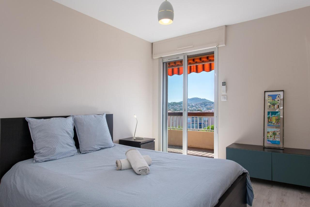 Le Cadet - Vue Panoramique Ville Et Baie De Sanary Sur Mer, Parking & Terrasse - 2 A 4 Pers Esterno foto